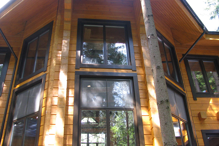 Деревянные окна из лиственницы